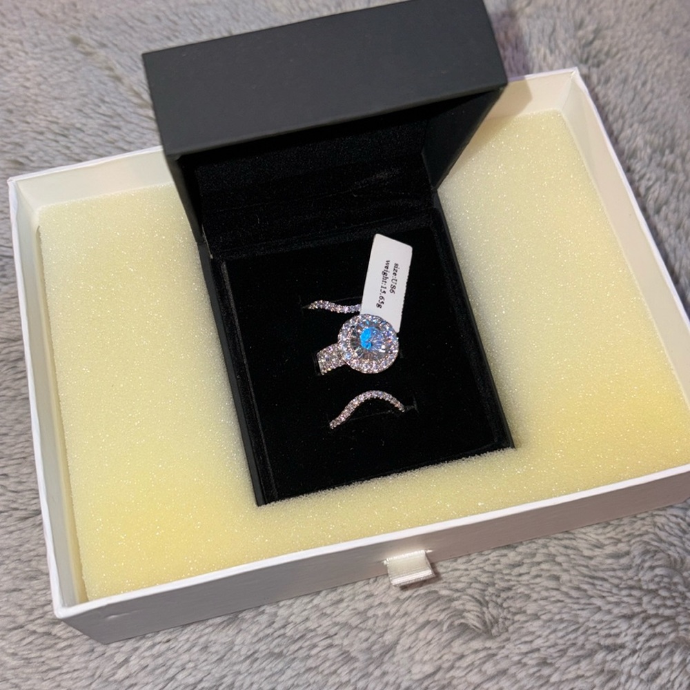 Cocktail ring